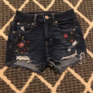 American Eagle floral hi-rise shortie